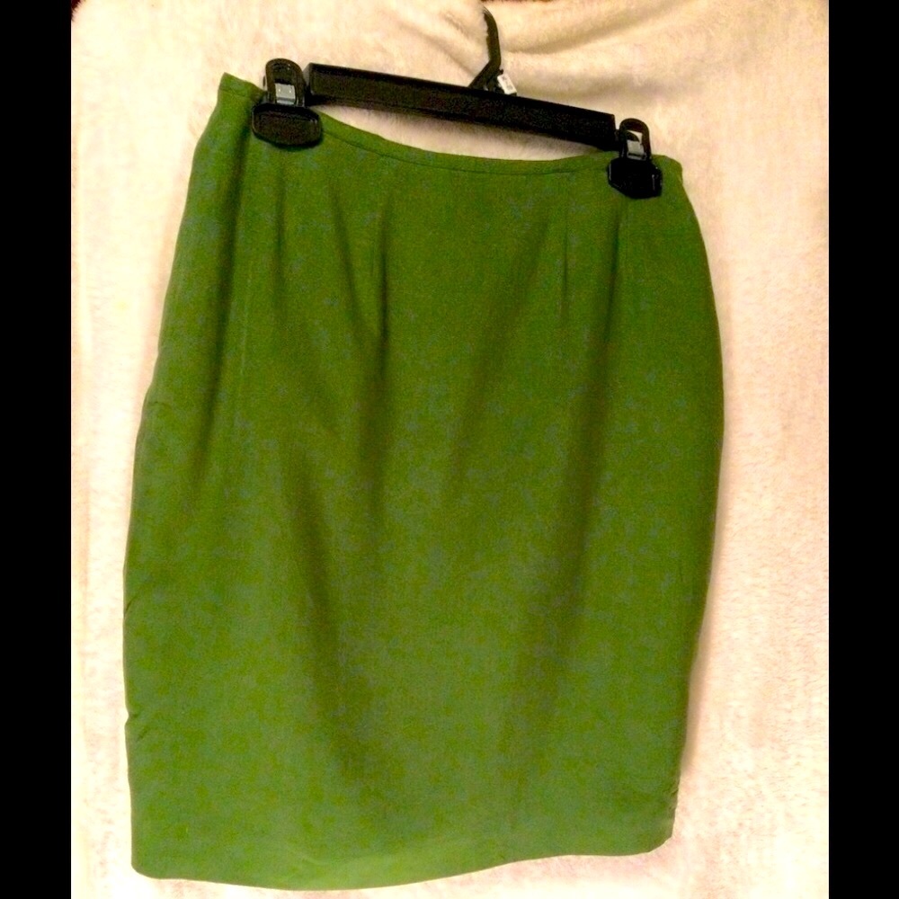 VTG 100% PURE SILK SKIRT BY JENNIFER MOORE IN MOSS GREEN